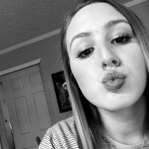 Meet your Posher, Hailey